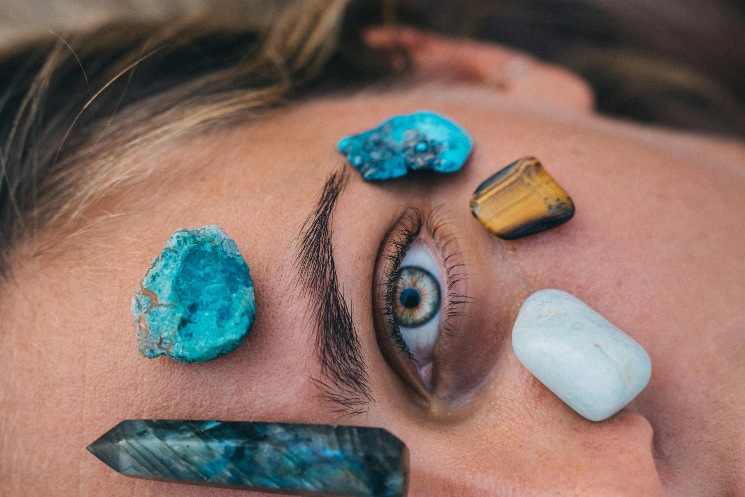The Crystal Skincare Trend – Beauty Tools Charged with Energy